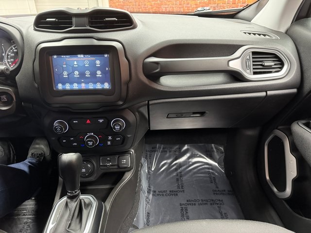 2020 Jeep Renegade Latitude photo 17