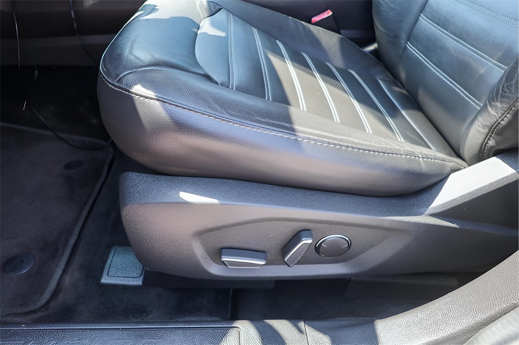 2015 Ford Fusion SE photo 17