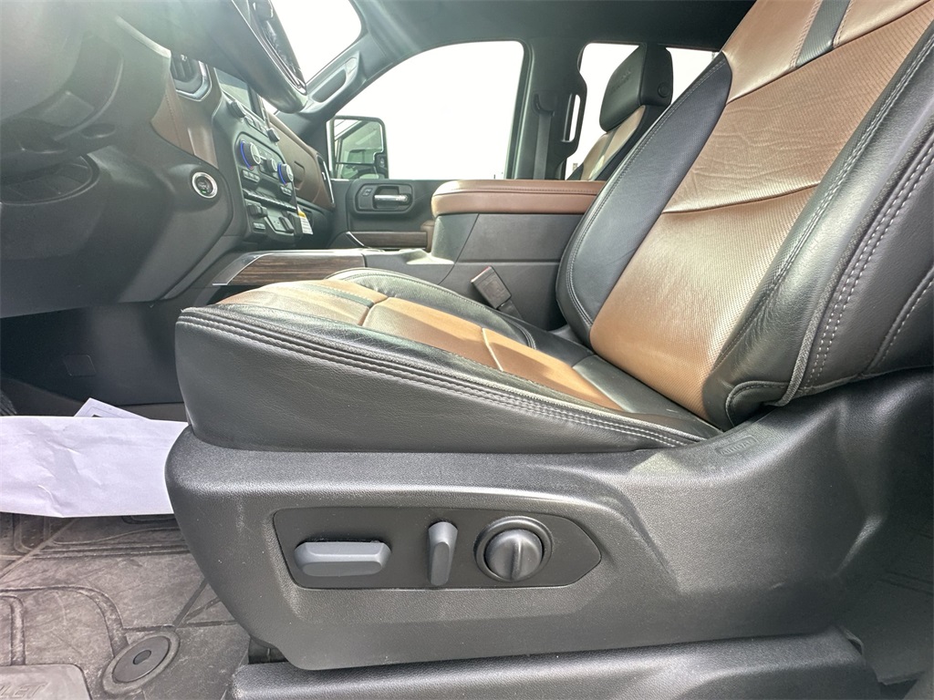 2022 Chevrolet Silverado 3500HD High Country photo 12