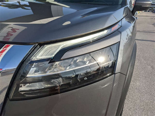 2023 Nissan Pathfinder SV photo 7