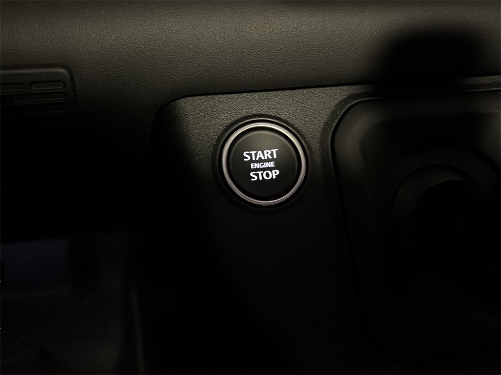 2025 Land Rover Defender 130 X-Dynamic SE photo 22