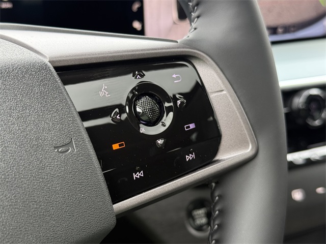 2025 Nissan Murano SL photo 12