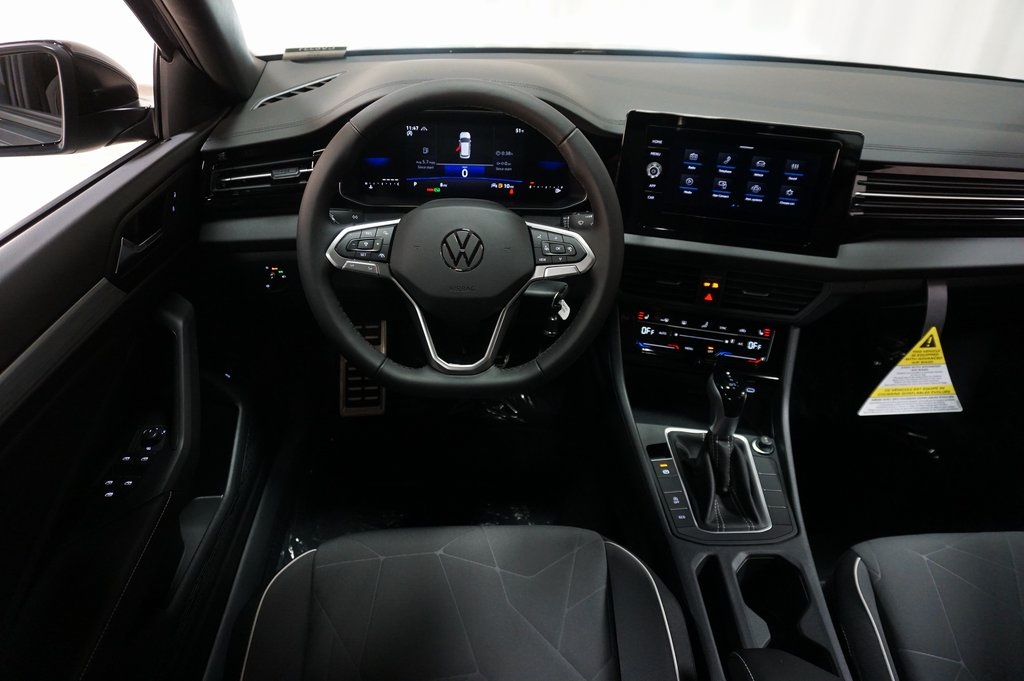 2025 Volkswagen Jetta 1.5T Sport photo 13
