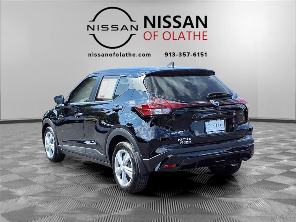 2025 Nissan Kicks Play S photo 2