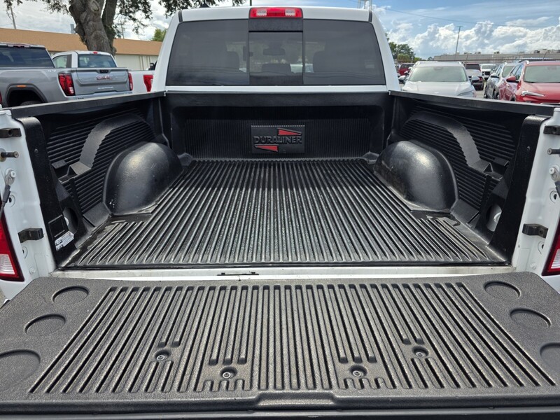 2019 Ram 1500 Classic SLT photo 14