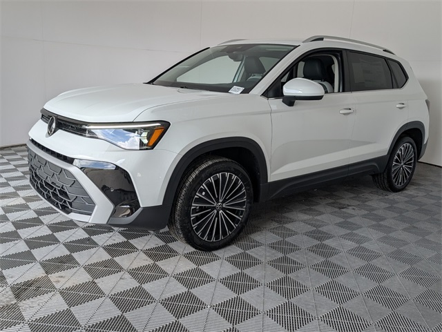 2025 Volkswagen Taos SE photo 4