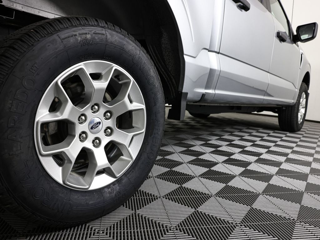2023 Ford F-150 XLT photo 3