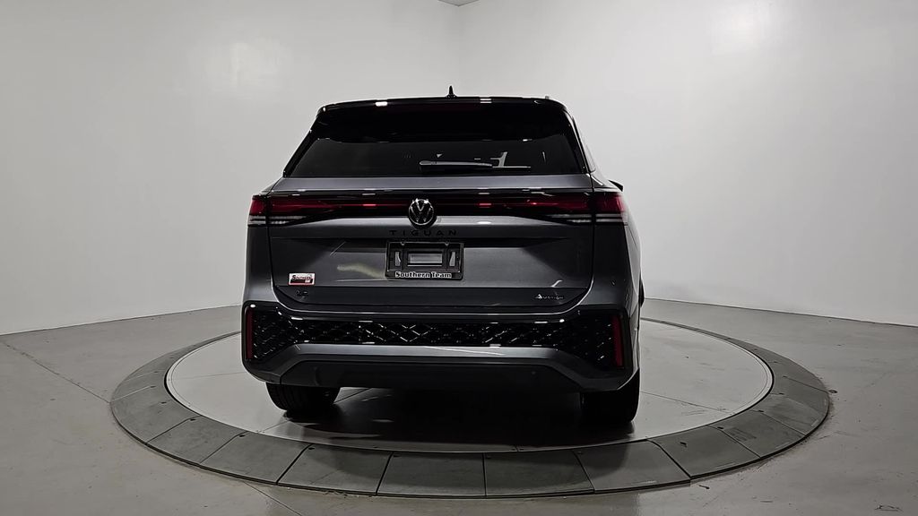 2025 Volkswagen Tiguan SE R-Line Black photo 3