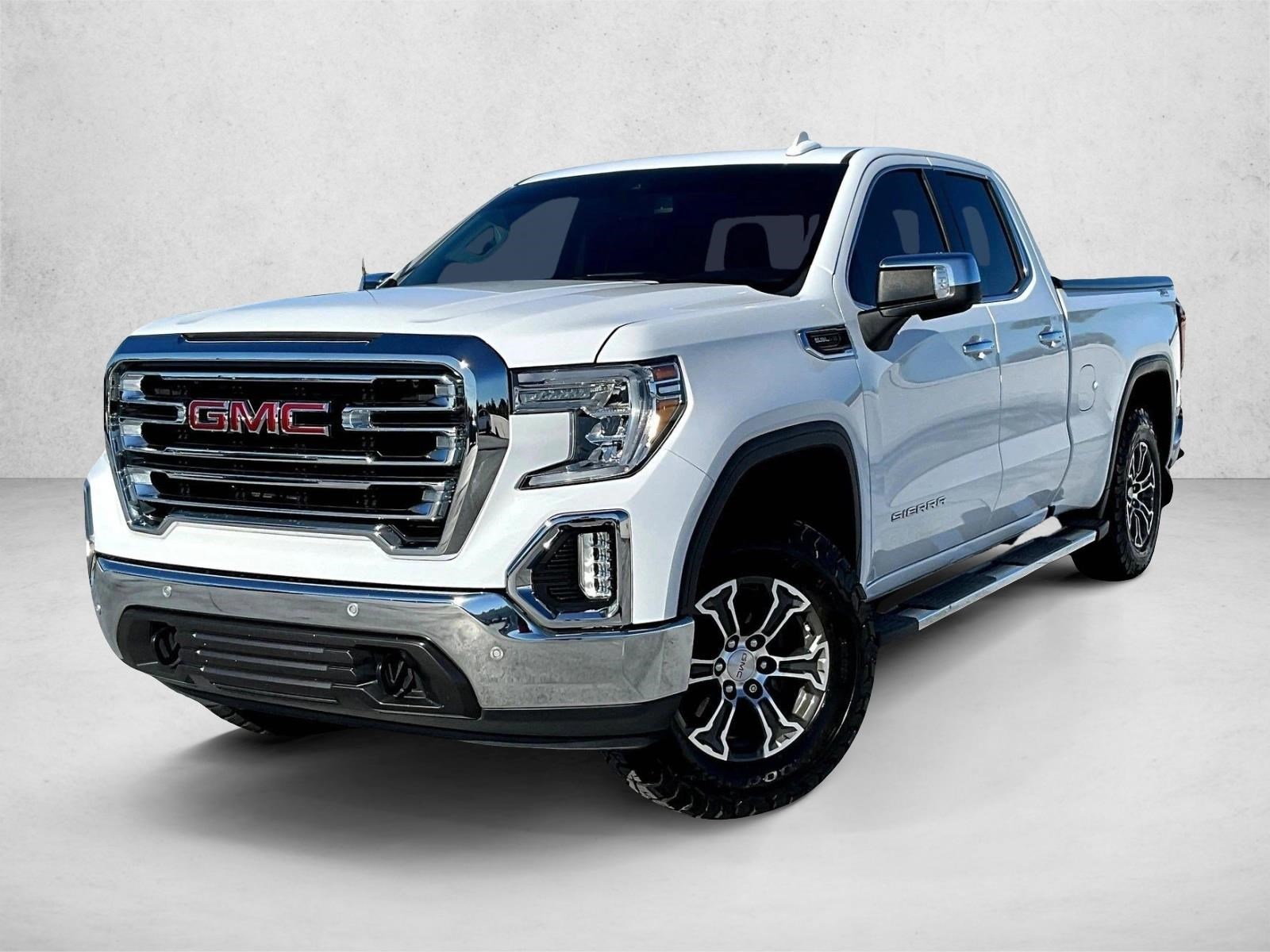 2020 GMC Sierra SLT's photo