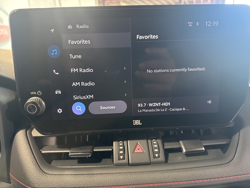 2025 Toyota RAV4 Hybrid XSE photo 38