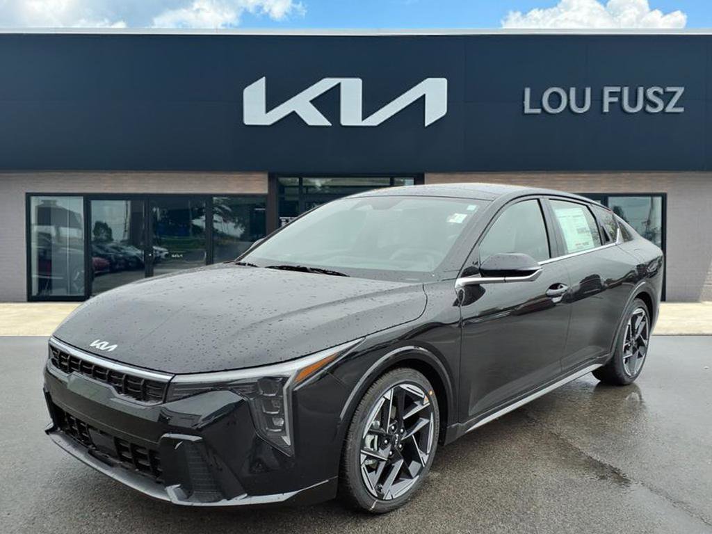 2025 Kia K4 GT-Line's photo