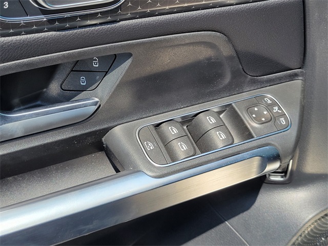 2025 Mercedes Benz GLB 250 4MATIC photo 16