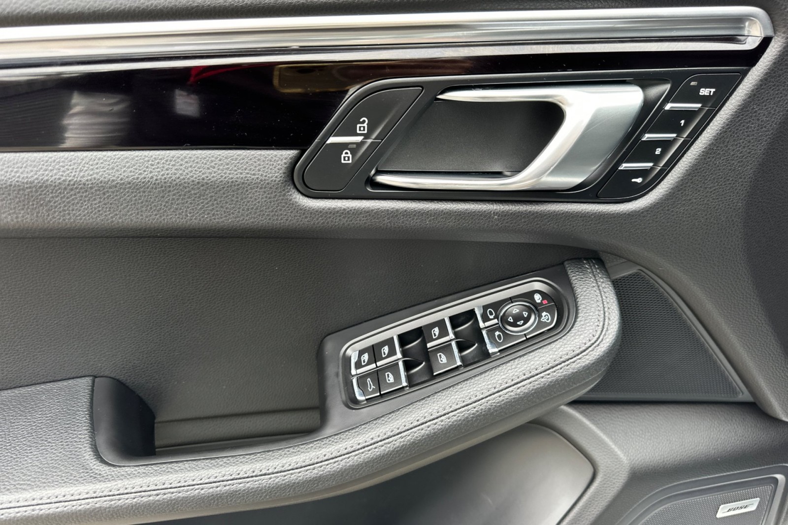 2020 Porsche Macan photo 12
