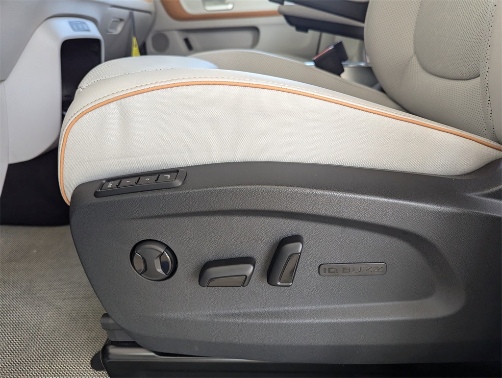 2025 Volkswagen ID. Buzz photo 11
