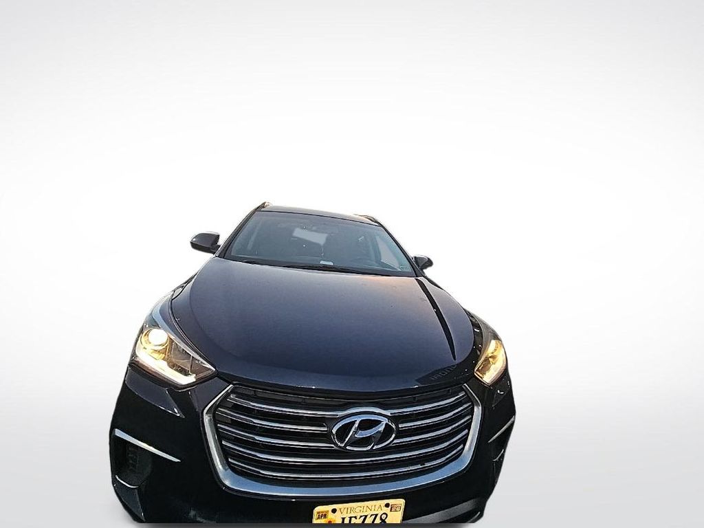 2017 Hyundai Santa Fe SE photo 2