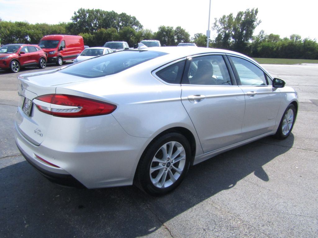 2019 Ford Fusion Hybrid SEL photo 3