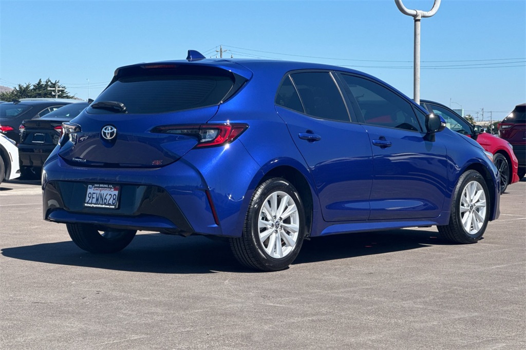 2023 Toyota Corolla SE photo 3