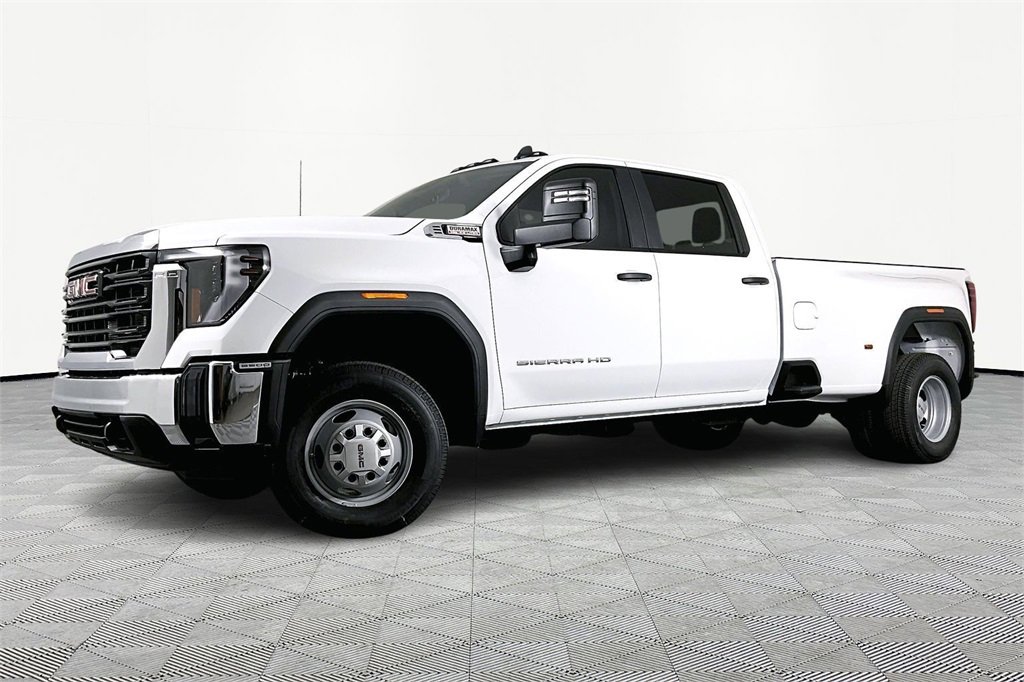 2026 GMC Sierra 3500HD Pro's photo
