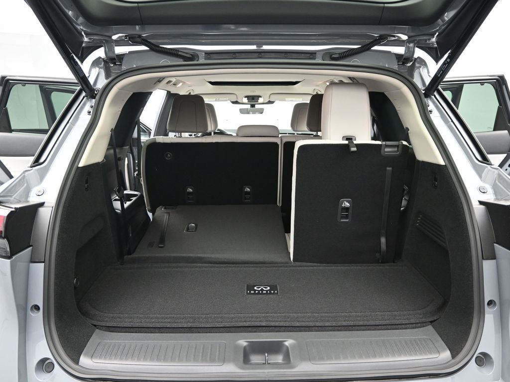 2026 Infiniti QX60 Luxe photo 14