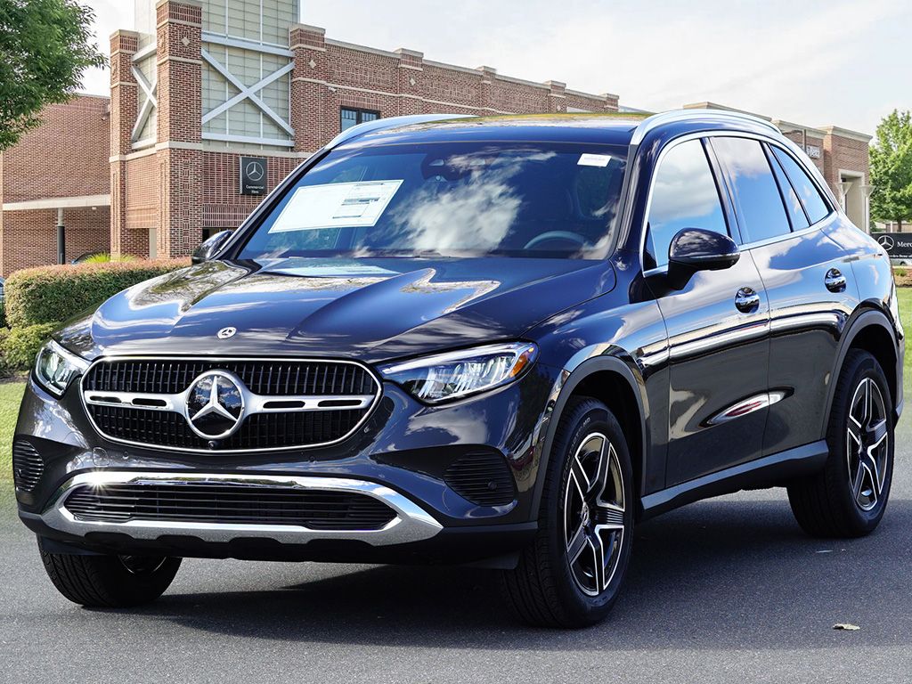 2026 Mercedes Benz GLC 300 4MATIC photo 3