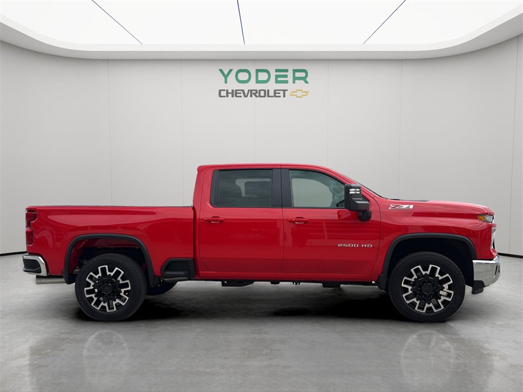 2026 Chevrolet Silverado 2500HD LT photo 3