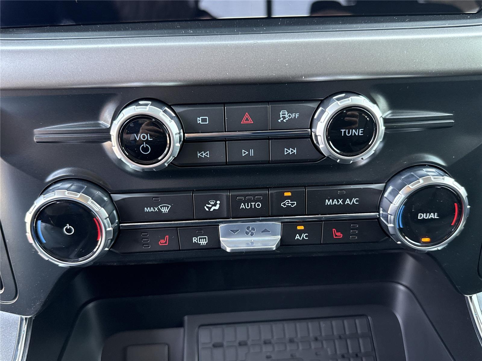 2025 Ford F-150 XLT photo 5