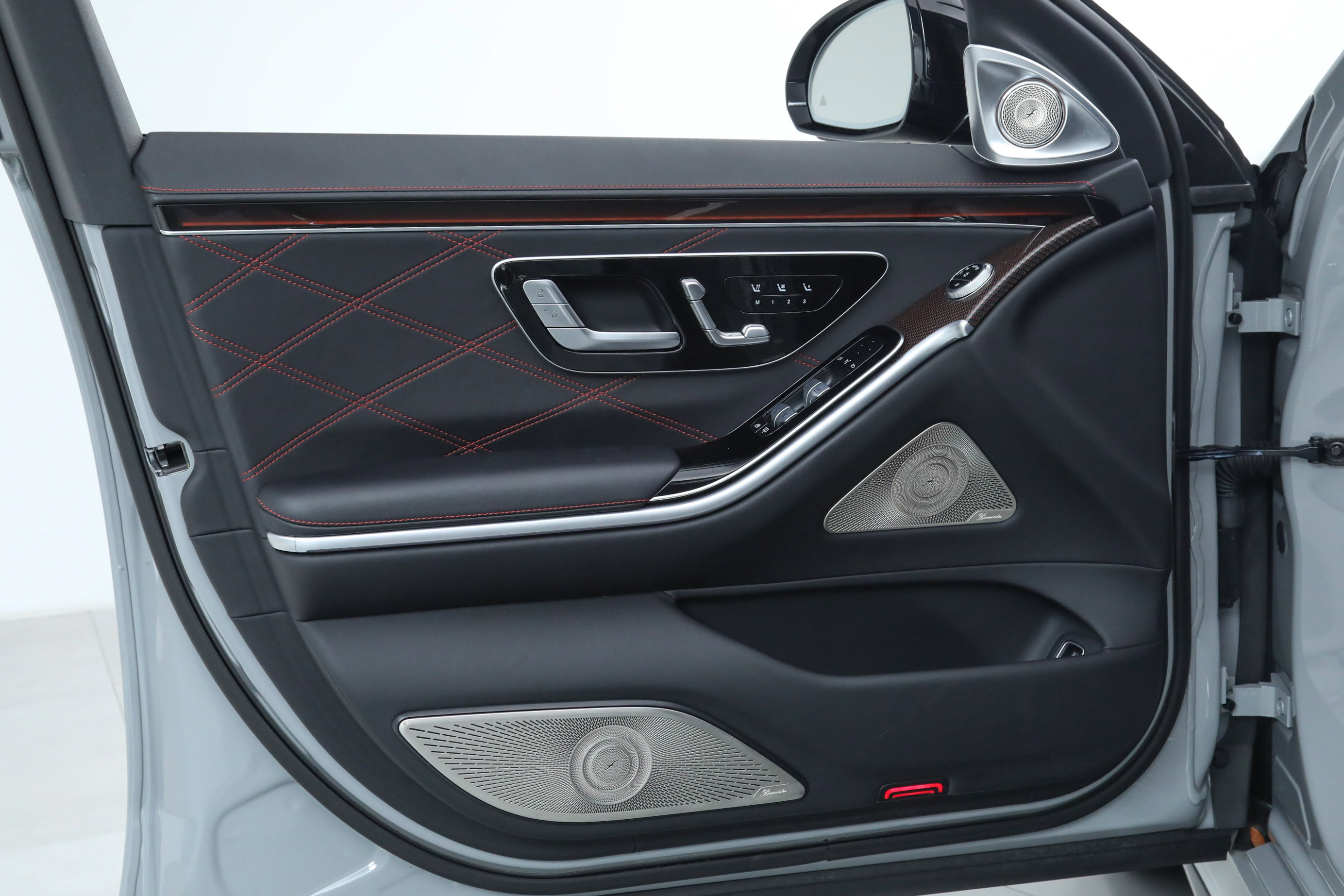 2024 Mercedes Benz S AMG 63 E PERFORMANCE photo 19