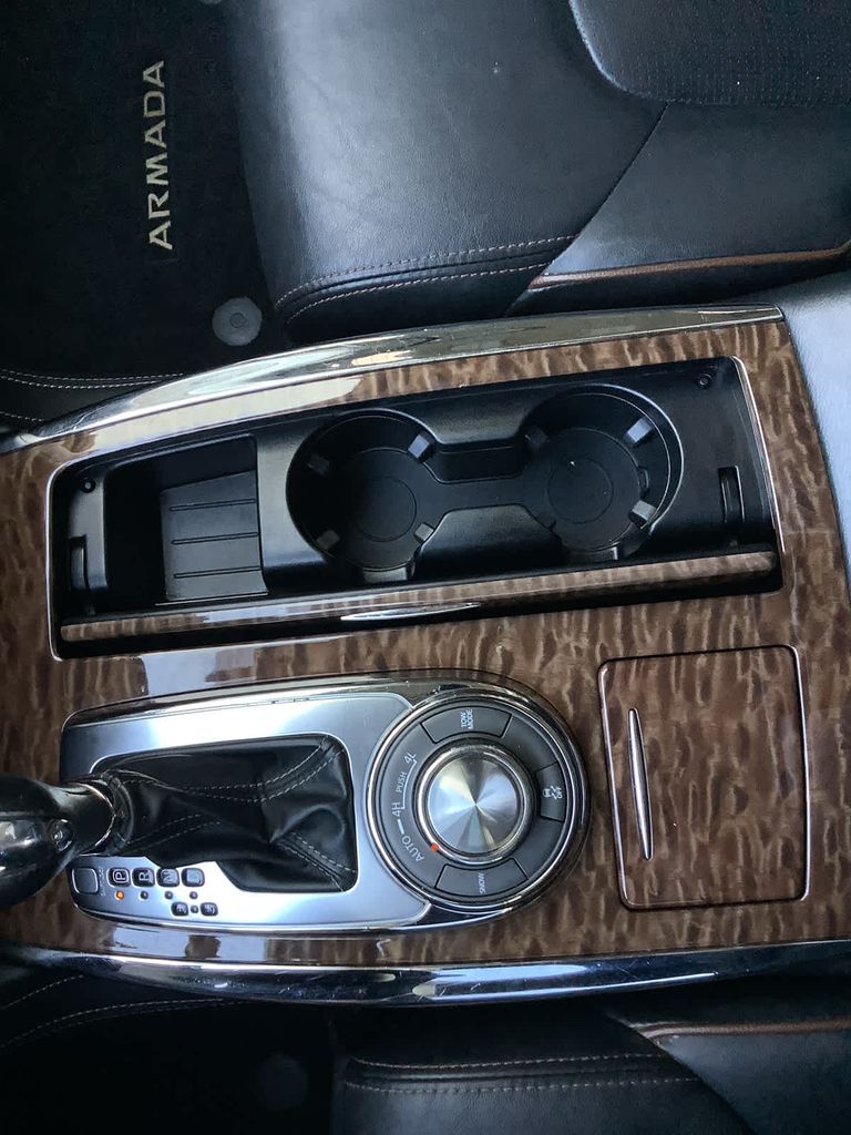 2020 Nissan Armada SL photo 22