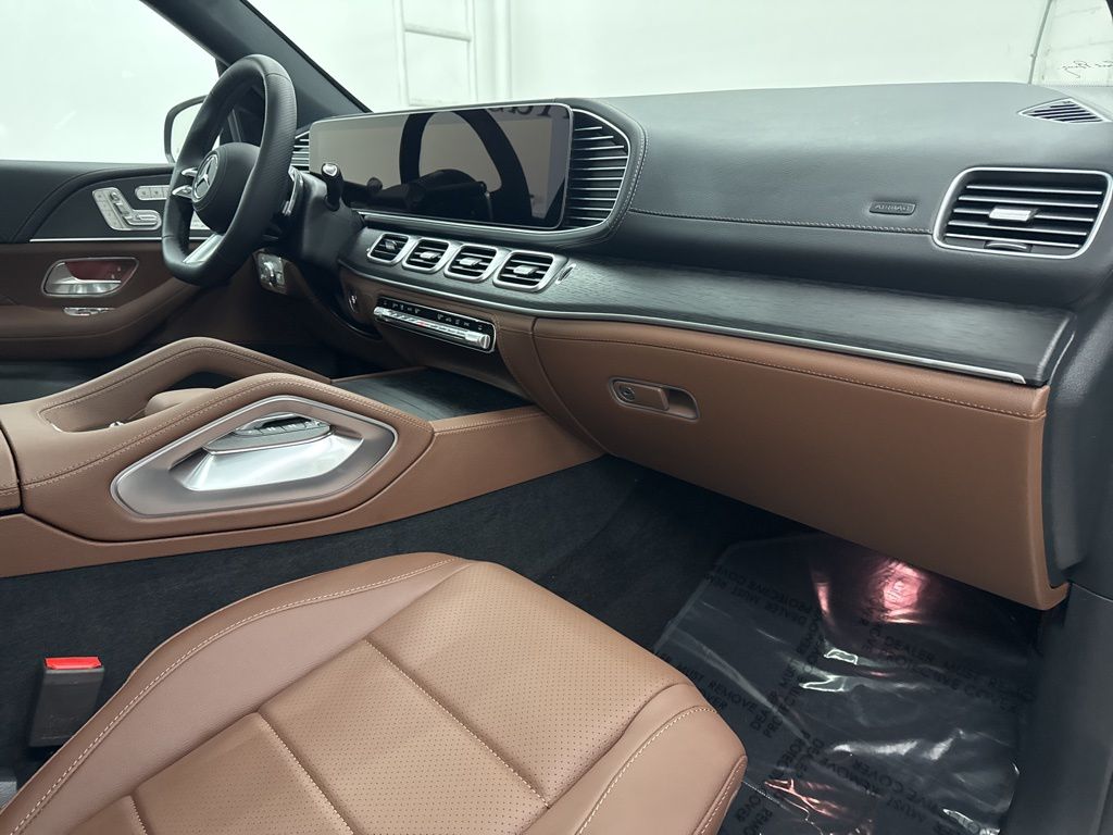 2026 Mercedes Benz GLS 450 4MATIC photo 27
