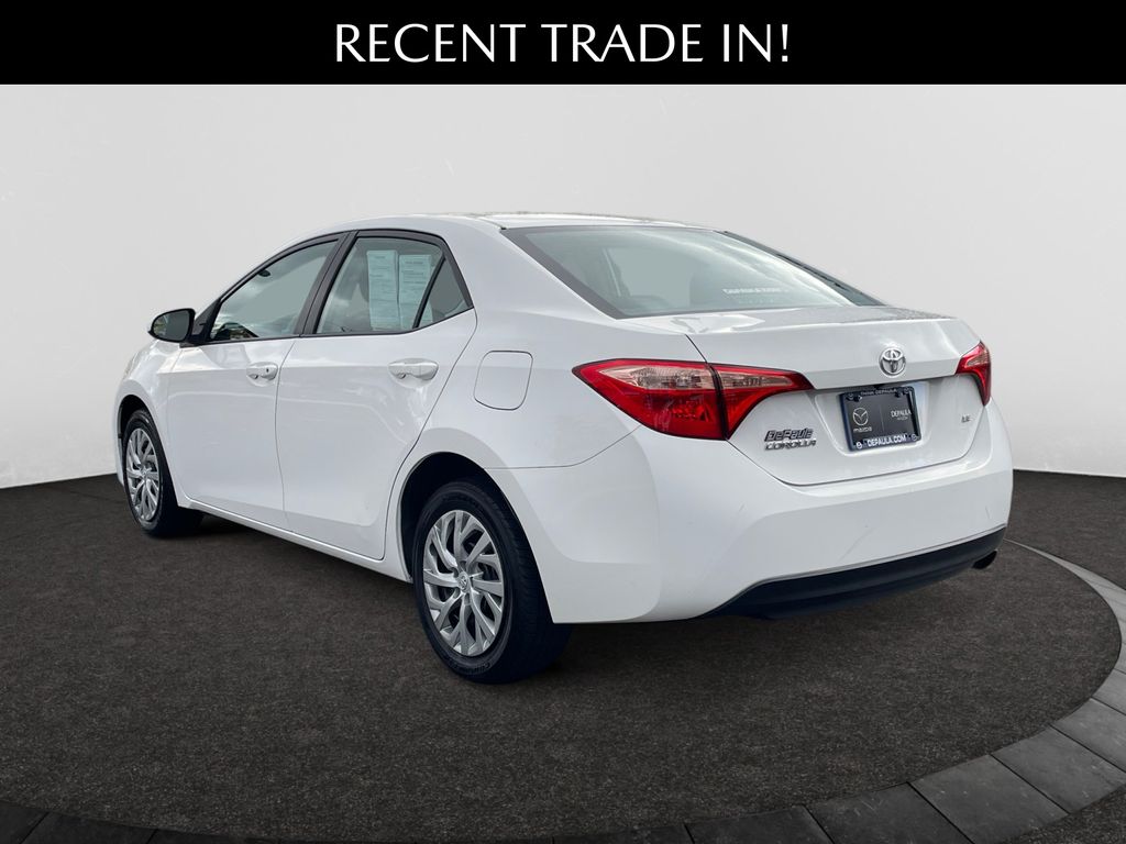 2018 Toyota Corolla LE photo 3