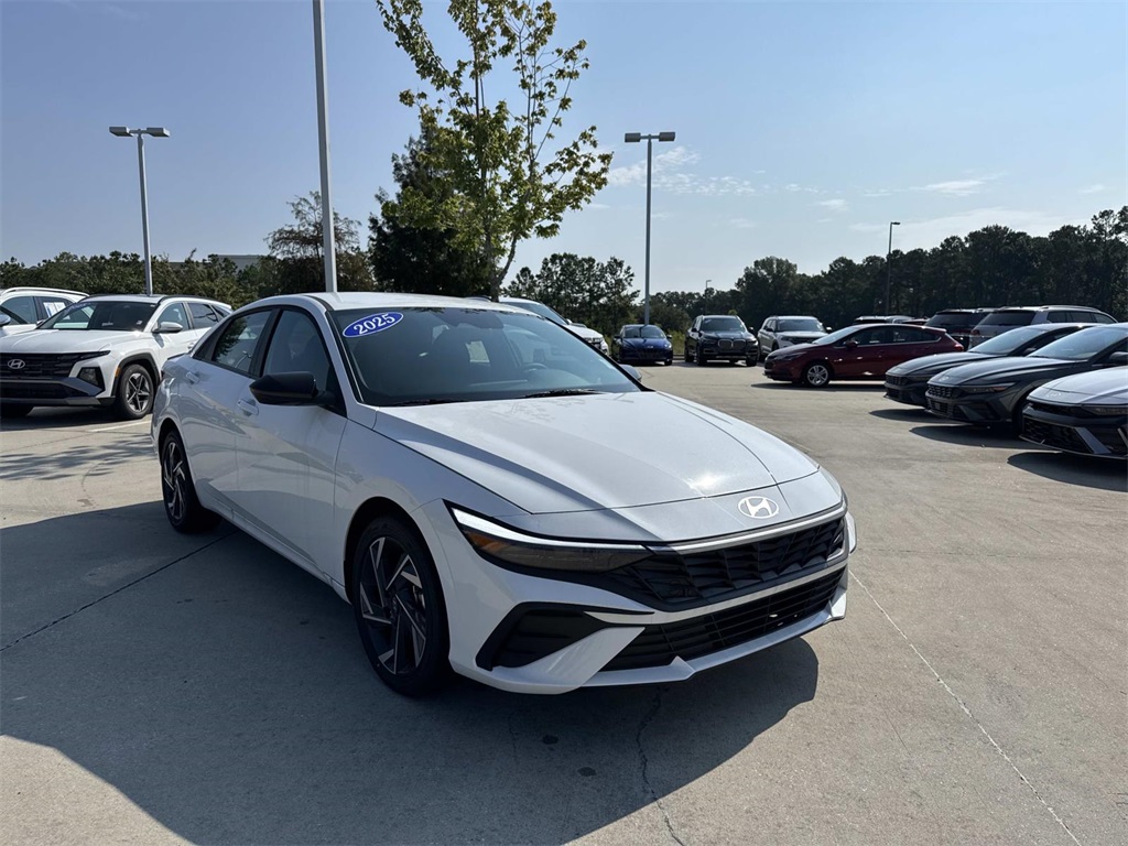 2025 Hyundai Elantra Hybrid SEL Sport photo 2