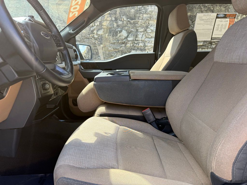 2022 Ford F-150 XLT photo 16
