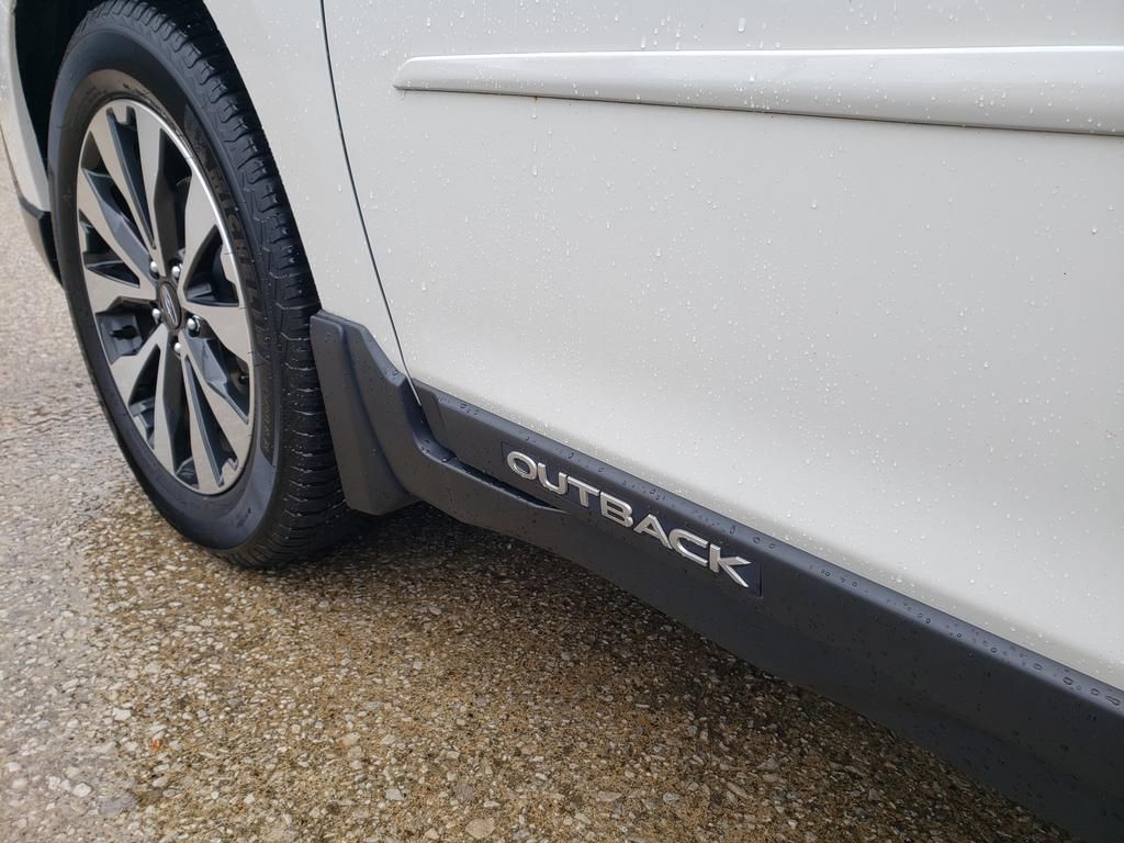 2017 Subaru Outback 3.6R Limited photo 10