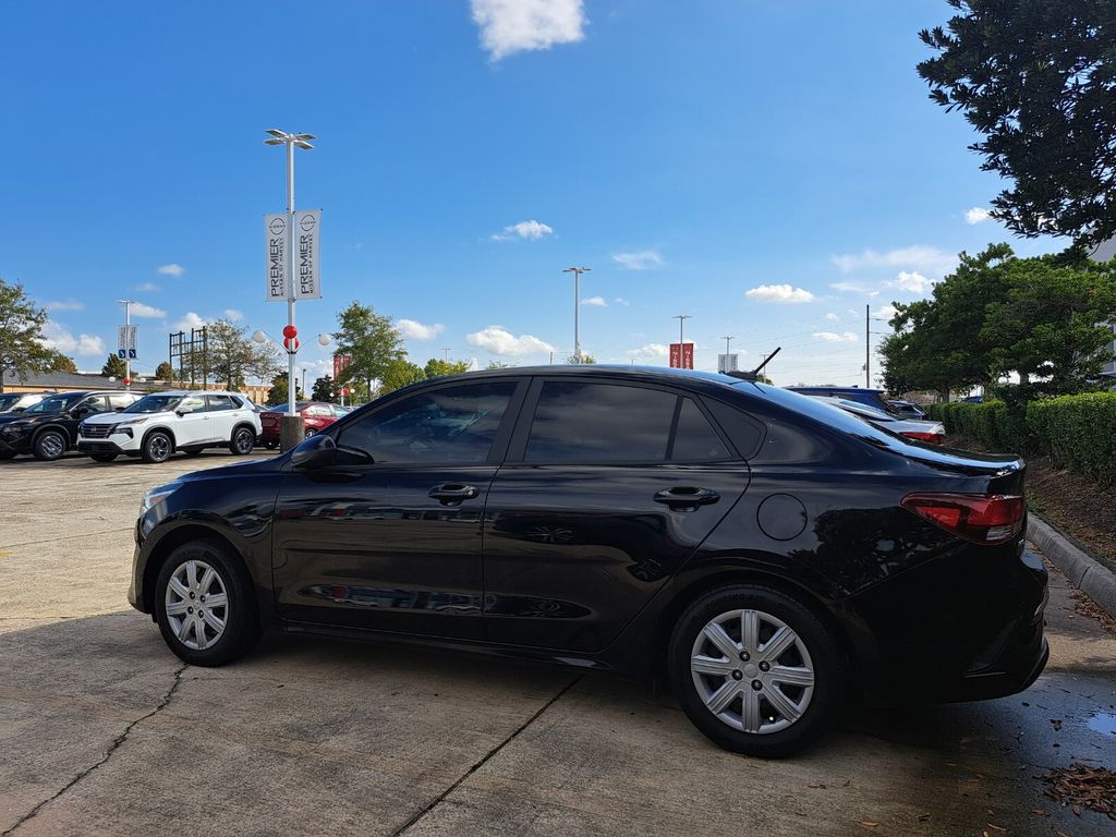 2022 Kia Rio LX photo 2
