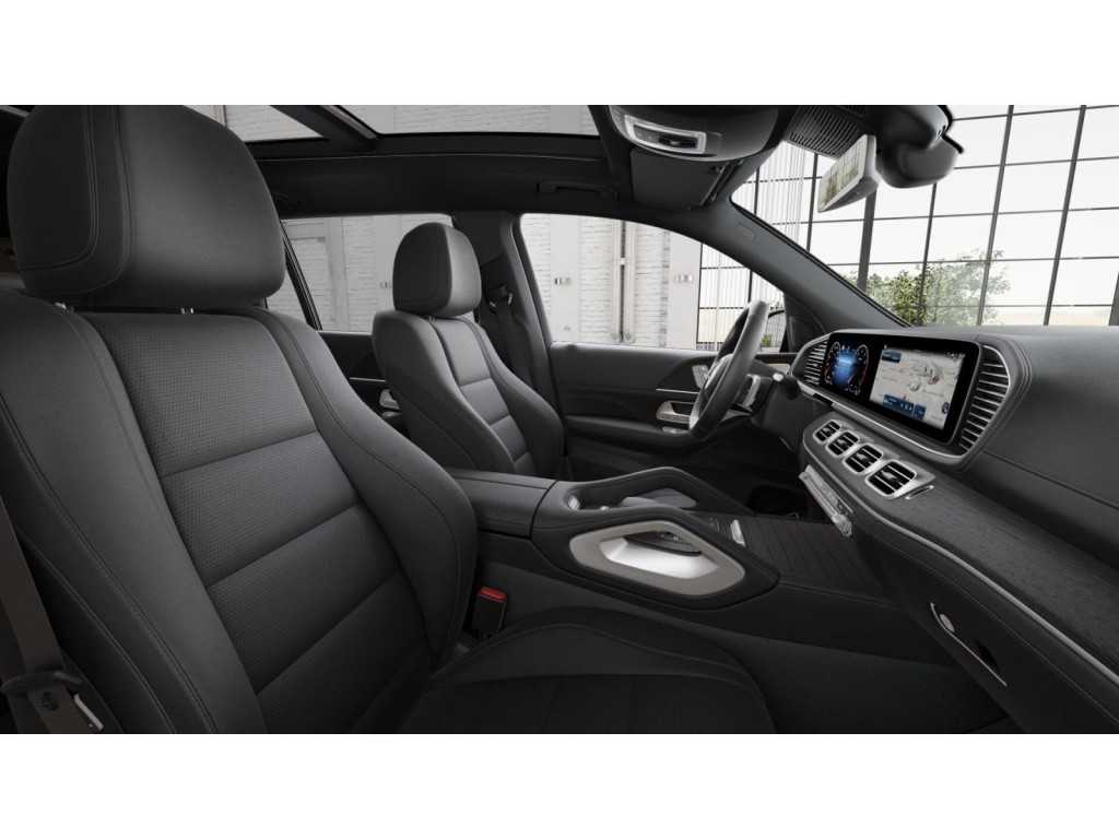 2025 Mercedes Benz GLS 450 4MATIC photo 4