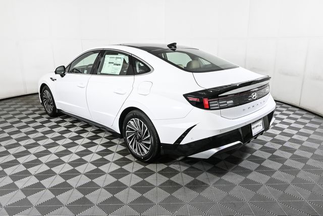 2025 Hyundai Sonata Hybrid Limited photo 3