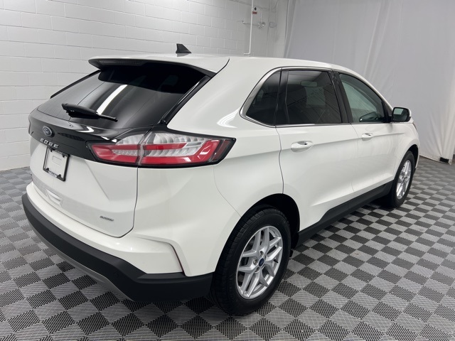 2022 Ford Edge SEL photo 5