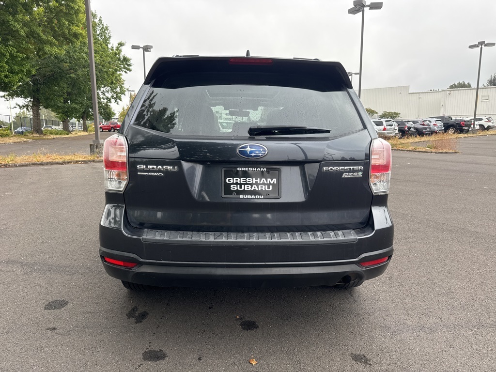 2017 Subaru Forester 2.5i Premium photo 3