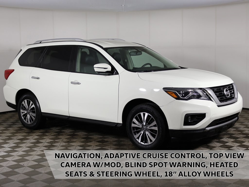 2020 Nissan Pathfinder SL's photo