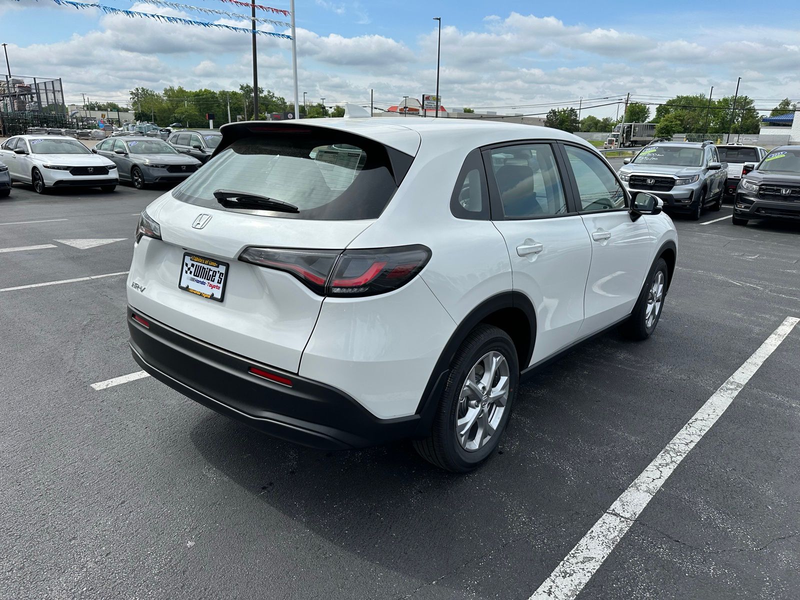2026 Honda HR-V LX photo 4
