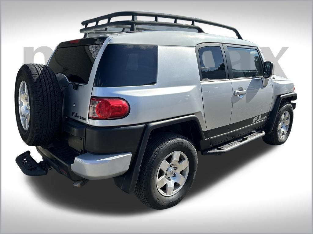 2007 Toyota FJ Cruiser Base photo 2