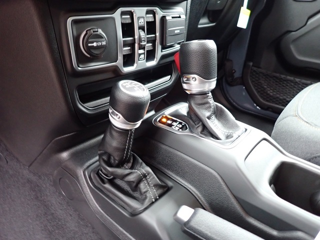 2025 Jeep Wrangler Sport S photo 16