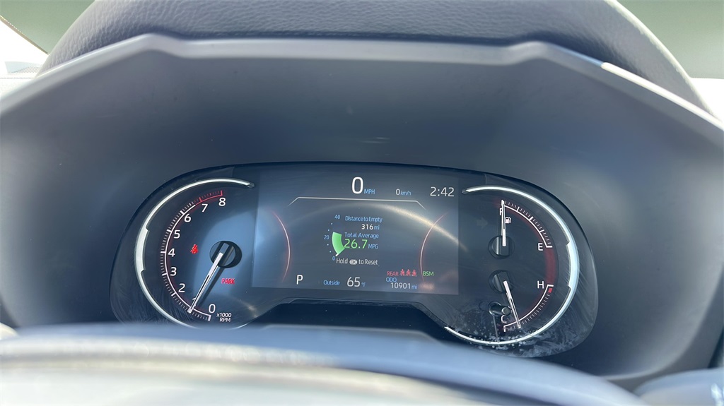 2024 Toyota RAV4 XLE photo 13