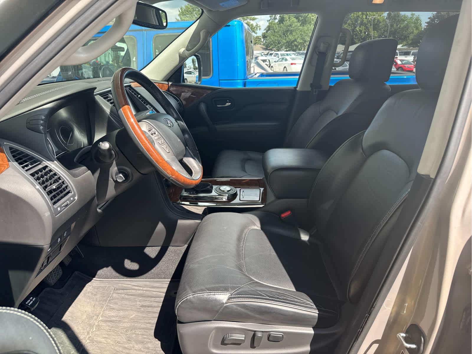 2019 Infiniti QX80 Luxe photo 16