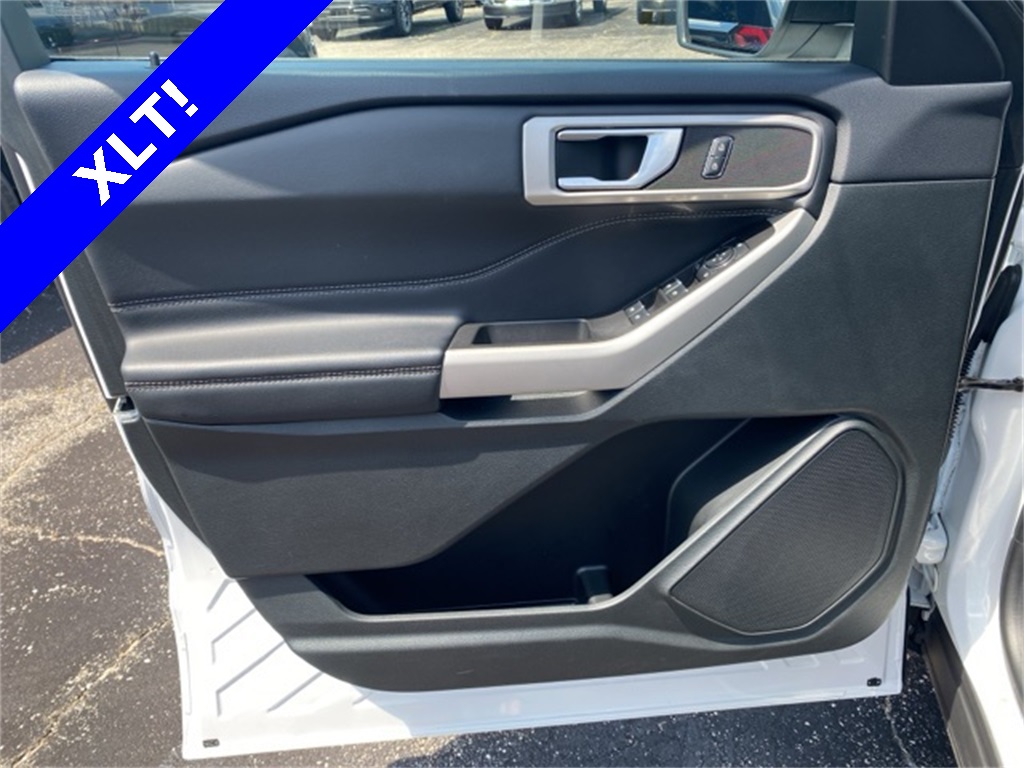 2024 Ford Explorer XLT photo 22