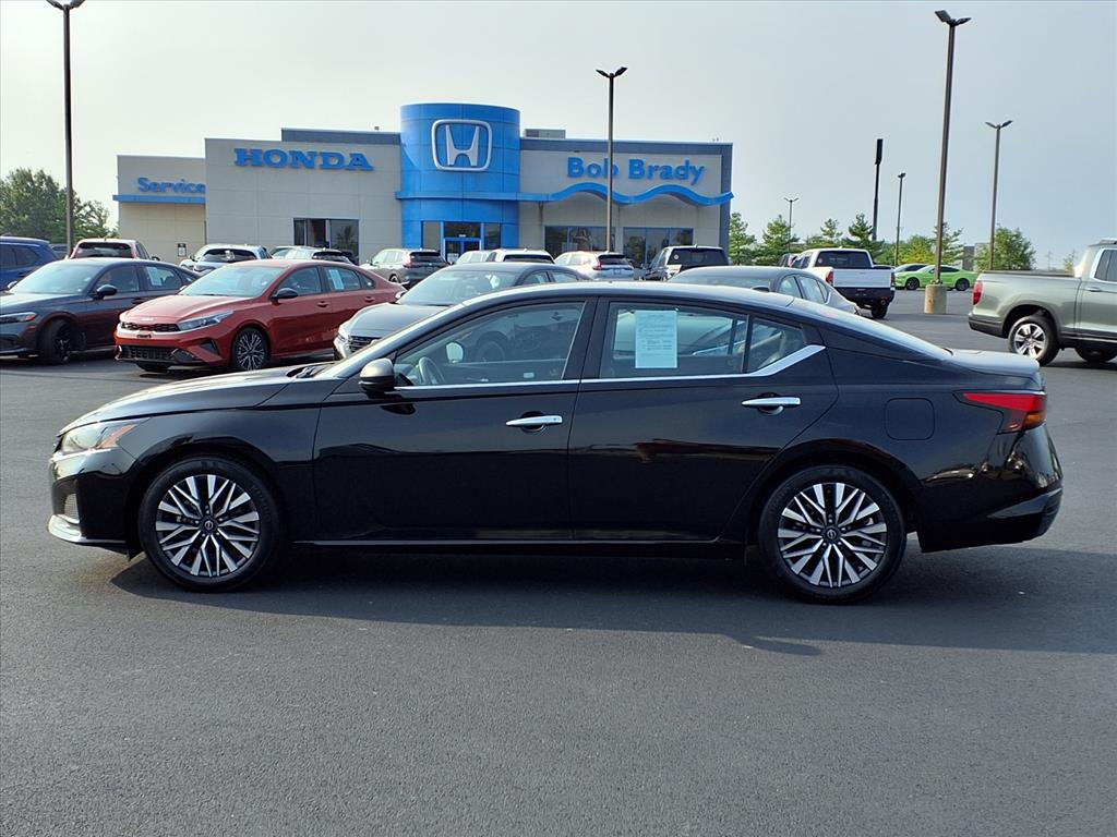 2024 Nissan Altima 2.5 SV photo 13
