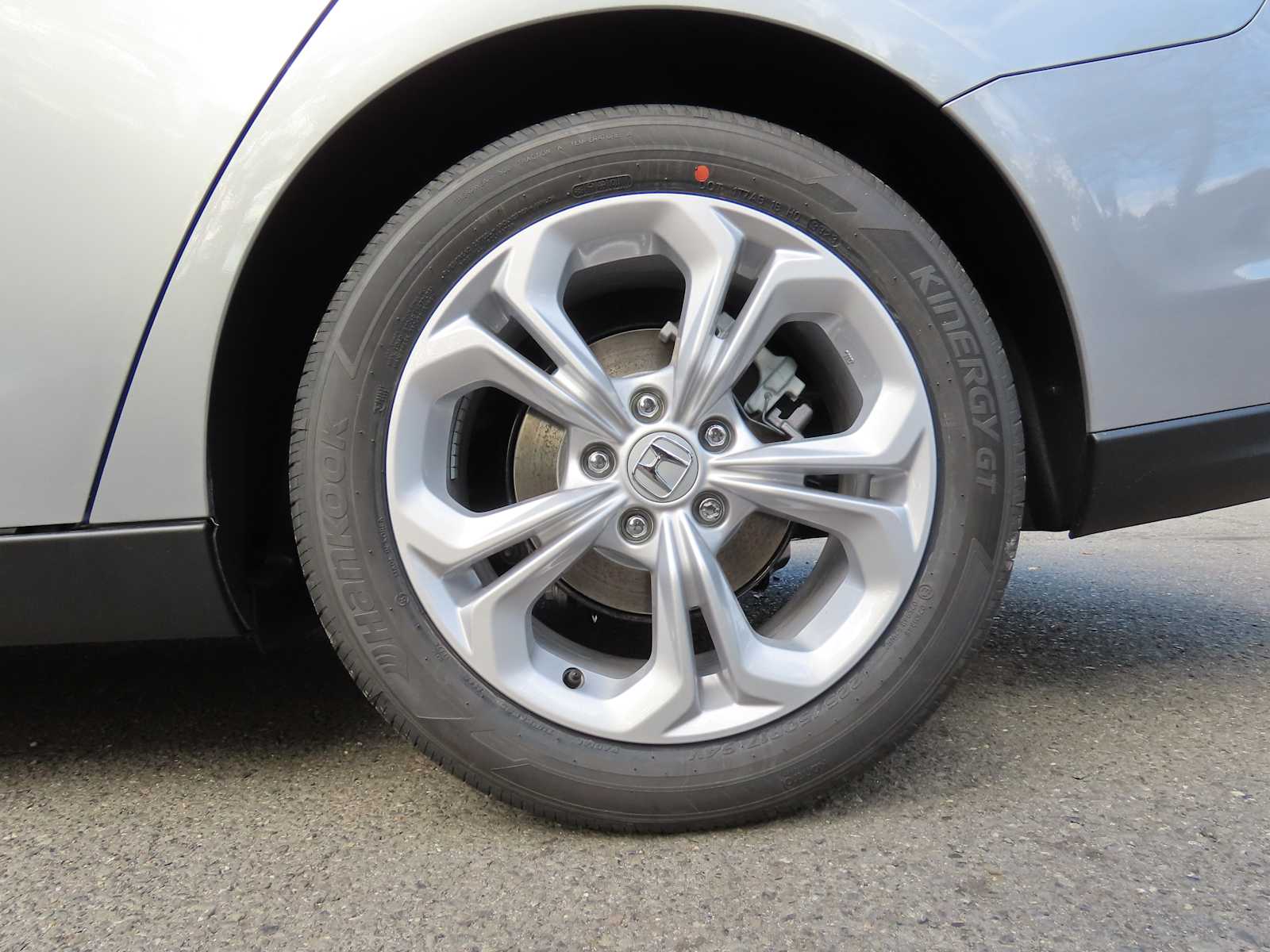 2025 Honda Accord LX photo 4