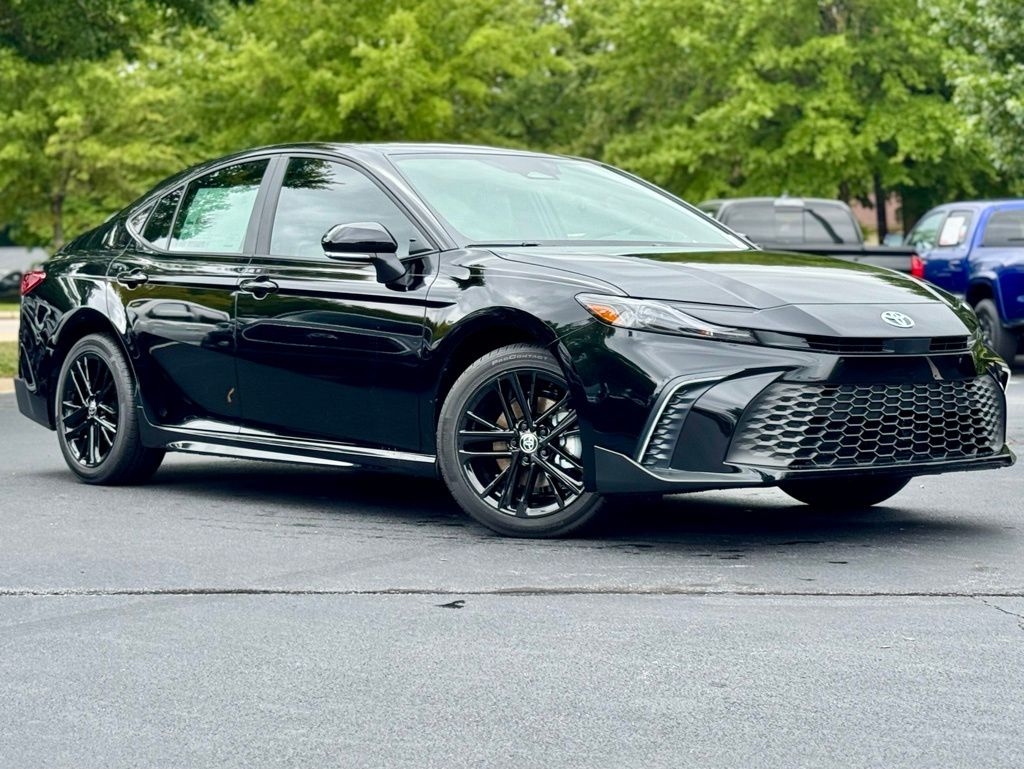 2025 Toyota Camry SE photo 2