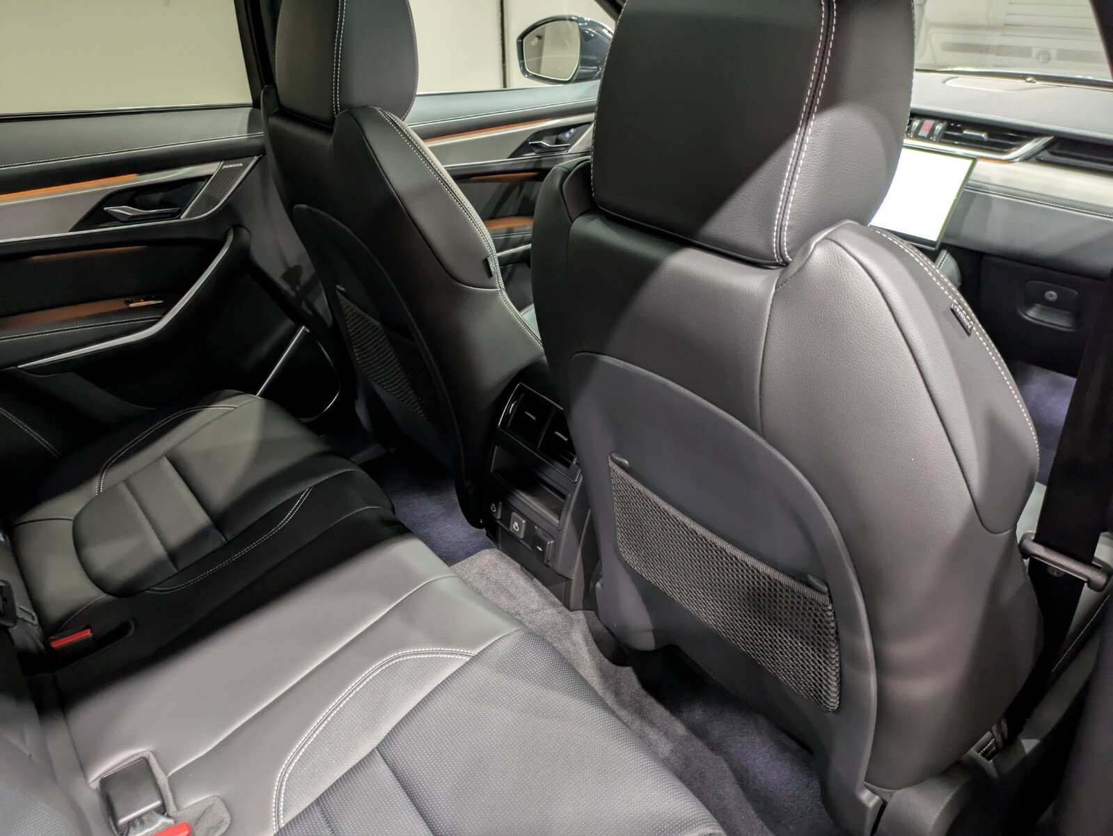 2026 Jaguar F-PACE P250 R-Dynamic S photo 21
