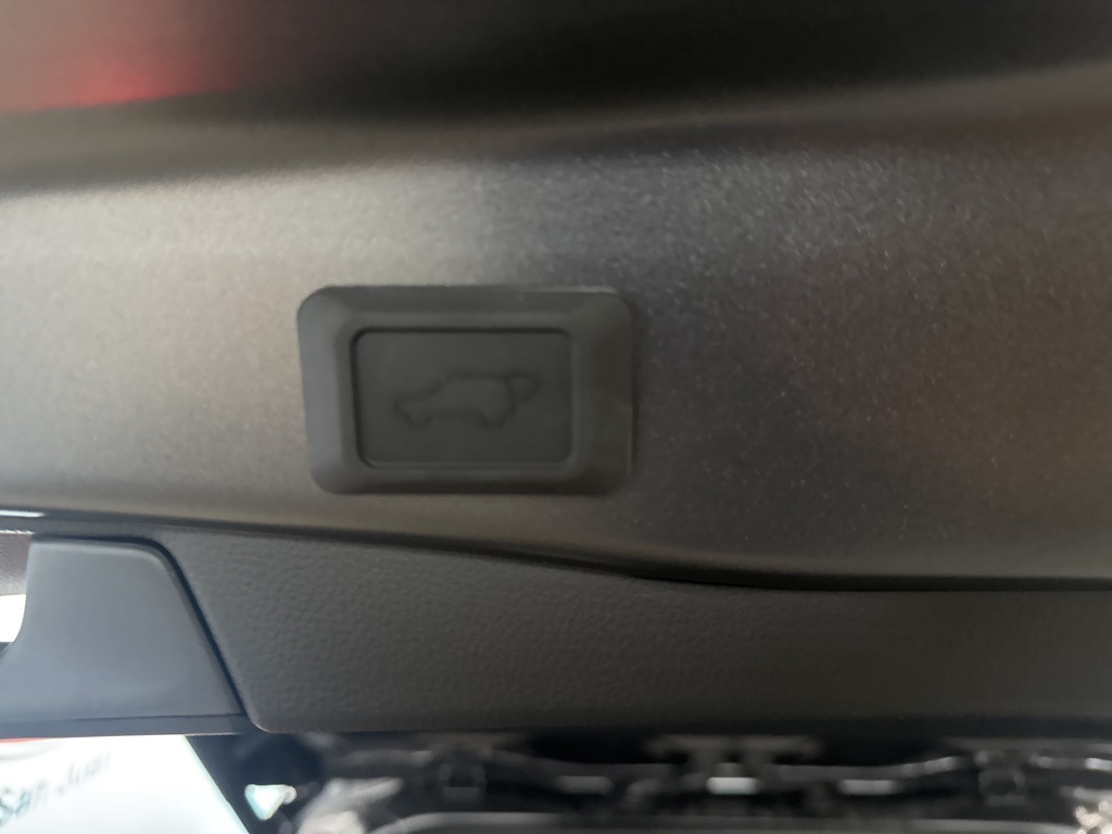 2025 Toyota RAV4 Hybrid XSE photo 20